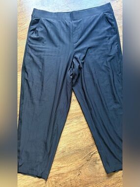 🖤Athleta women’s Black Pants🖤